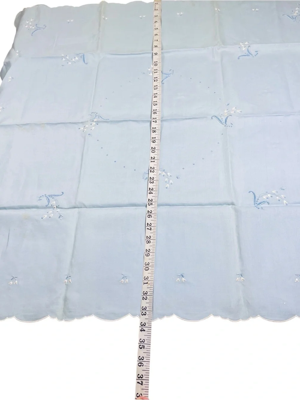 Vtg Blue Linen Tablecloth 4 Napkins Set Embroidered Scalloped Tea Table 34x34